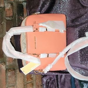 BEDFORD LEGACY medium Dome Satchel